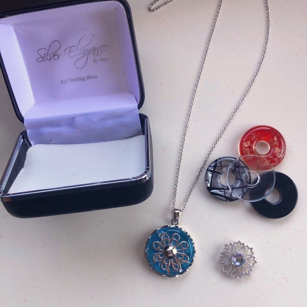 Silver Elegance Changeable pendant necklace